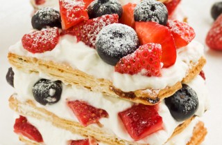 Millefoglie ai frutti di bosco