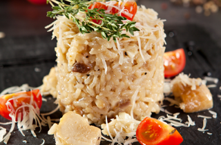 Risotto con pesce spada e pomodori ciliegini
