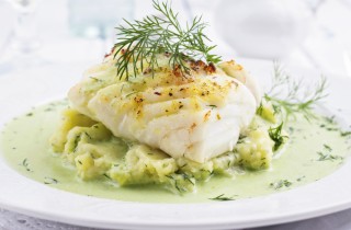 Baccalà con salsa di broccoli e cipolla di Tropea