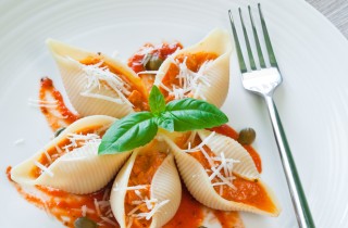 Conchiglioni ripieni al sugo di pesce