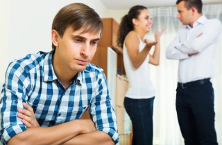 Fidanzato geloso dei nostri amici: ecco come gestire la situazione