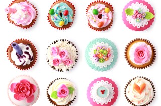 Cupcake di primavera: 7 idee floreali per decorarli con la pasta di zucchero