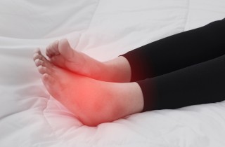 Caviglie gonfie, i rimedi della nonna per avere sollievo dal problema