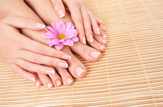 Pedicure fatta in casa, gli attrezzi e cosa fare per avere piedi perfetti