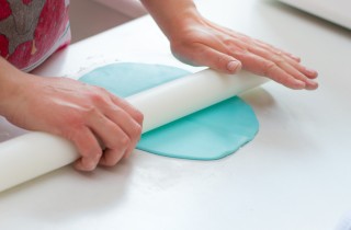 Come si lavora la pasta di zucchero in estate, 3 consigli