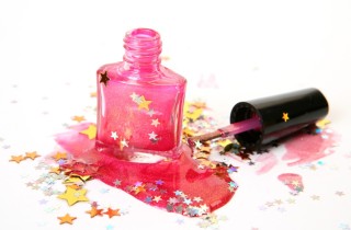 Nail art di San Lorenzo: 7 decorazioni per le unghie con luna e stelle