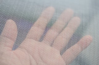 Come pulire le zanzariere per non romperle o rovinarle