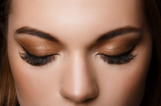 Make-up d'autunno, come realizzare uno smokey eyes di tendenza per la mezza stagione 2017