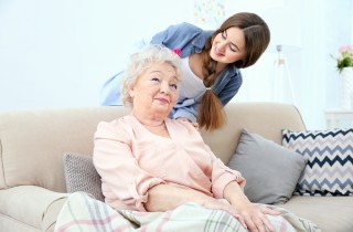 Giornata internazionale degli anziani, le sorprese da fare alle persone care per festeggiare la terza età