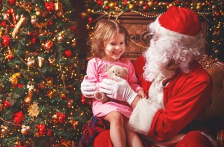 Casa Babbo Natale: come trasformare una sedia nella sua poltrona con 3 materiali