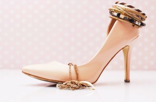 Come lavare le scarpe in pelle: lavatrice sì o no?