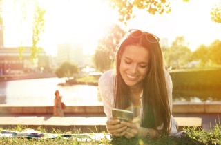 Come sedurre un uomo con messaggini su WhatsApp