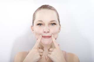 Yotox, lo yoga per mantenere il viso giovane e bello