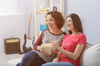 Le migliori serie tv da vedere con la tua amica del cuore