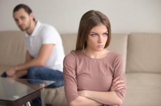 Le 10 frasi sulla gelosia in amore più belle