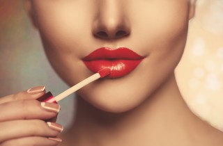 Come applicare correttamente il rossetto liquido