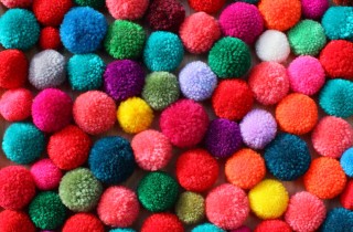 Come fare un pon pon con la forchetta: il video tutorial facile