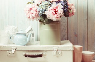 Riciclo barattoli di latta: come decorarli in stile shabby chic