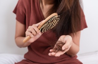 I rimedi della nonna contro la caduta dei capelli in autunno