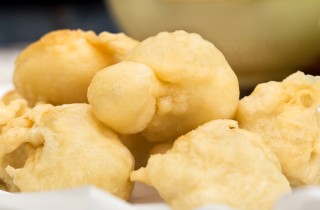 Zeppole salate fritte e al forno: due ricette golose