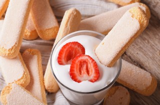 Crema al mascarpone senza uova: come farla per farcire i dolci in modo più leggero