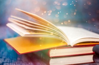 Frasi sagge per l'anno nuovo: 12 citazioni per iniziare con la giusta carica