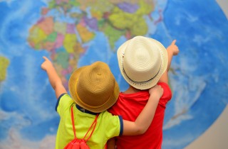 Bambini, viaggiare li rende più bravi a scuola