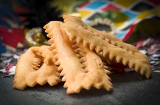 Chiacchiere napoletane fritte salate: come prepararle per Carnevale