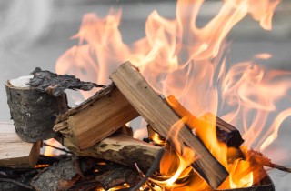 Sognare il fuoco che brucia: cosa significa questa immagine onirica