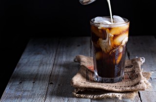 Come fare il caffè freddo in casa con la ricetta senza shaker