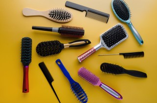 Come pulire pettini e spazzole per capelli