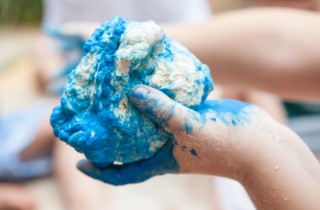 Pasta modellabile fai da te senza cottura: 5 ricette facili per creare e giocare