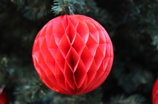 Palline di Natale a nido d’ape: il tutorial