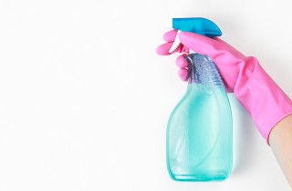 Come togliere il calcare dalla plastica: i rimedi pratici