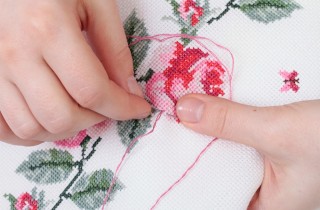 Ricamo primavera punto croce: 9 schemi gratis bellissimi