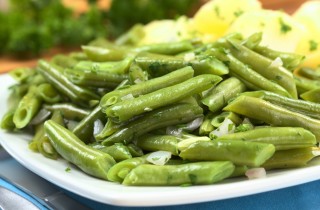 Come fare i fagiolini in umido con la cipolla