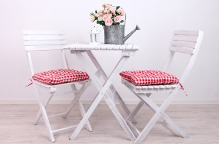 Lavare i cuscini delle sedie: come fare senza rovinarli
