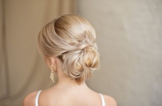 Acconciature da sposa: come fare lo chignon basso elegante
