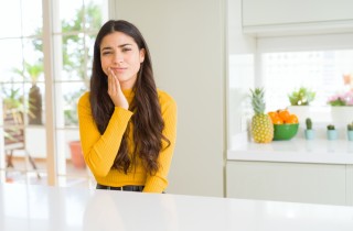 Mal di denti del giudizio: i rimedi naturali per alleviarlo