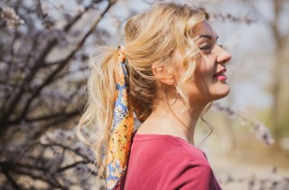 Acconciature con foulard: 9 pettinature da provare