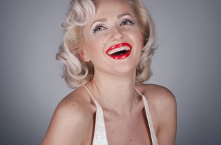 Pettinature anni 50: il look alla Marilyn col video tutorial semplice