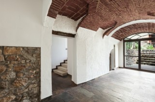 Come arredare una casa con soffitti a volta