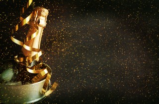 Auguri di Capodanno con gli scrittori: le frasi più belle da inviare agli amici