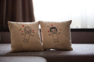Cuscini romantici fai da te: come farli con il decoupage