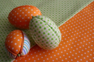 Decorazioni di Pasqua fai da te con stoffa e lana
