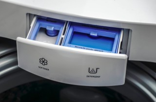 Ammorbidente: come si usa in lavatrice per un bucato morbido e profumato