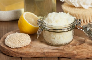 Scrub al limone fai da te per pelli stanche