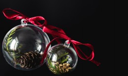 palline di natale trasparenti, decorare palline di natale, decorazioni natalizie con foglie