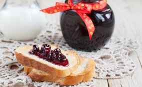 marmellata di ciliegie fatta in casa