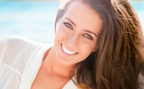 capelli acconciatura lato collo 